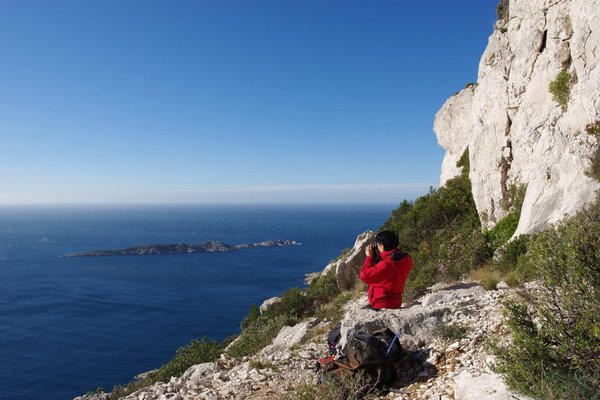 Comment explorer les calanques de Marseille à pied ?